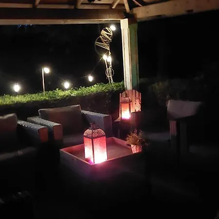 Fully Equipped Private For Up To 4 Guests, Quiet Countryside Location, Only 30 Minutes From Rotterdam, Free Parking, Wifi And Large Garden アパート *