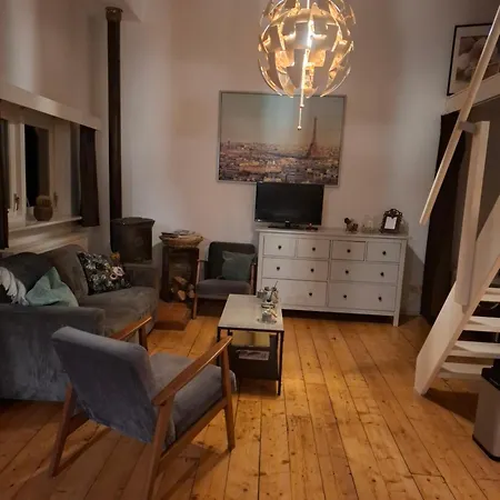 Fully Equipped Private For Up To 4 Guests, Quiet Countryside Location, Only 30 Minutes From Rotterdam, Free Parking, Wifi And Large Garden アパート
