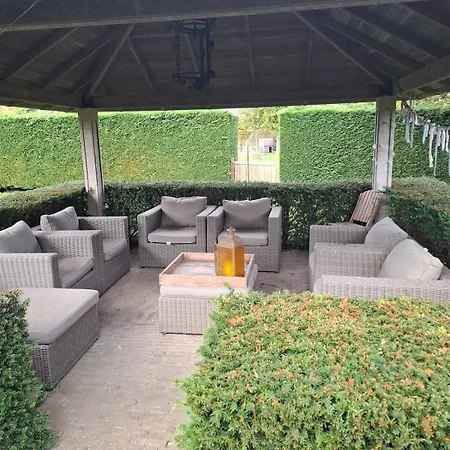Fully Equipped Private For Up To 4 Guests, Quiet Countryside Location, Only 30 Minutes From Rotterdam, Free Parking, Wifi And Large Garden アパート Klaaswaal