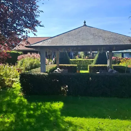 Fully Equipped Private For Up To 4 Guests, Quiet Countryside Location, Only 30 Minutes From Rotterdam, Free Parking, Wifi And Large Garden アパート *