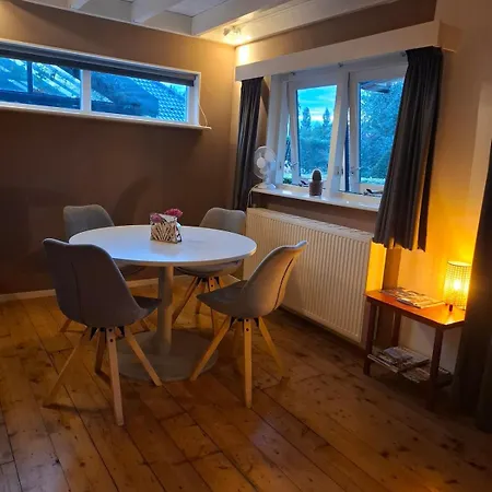 アパート Fully Equipped Private For Up To 4 Guests, Quiet Countryside Location, Only 30 Minutes From Rotterdam, Free Parking, Wifi And Large Garden Klaaswaal